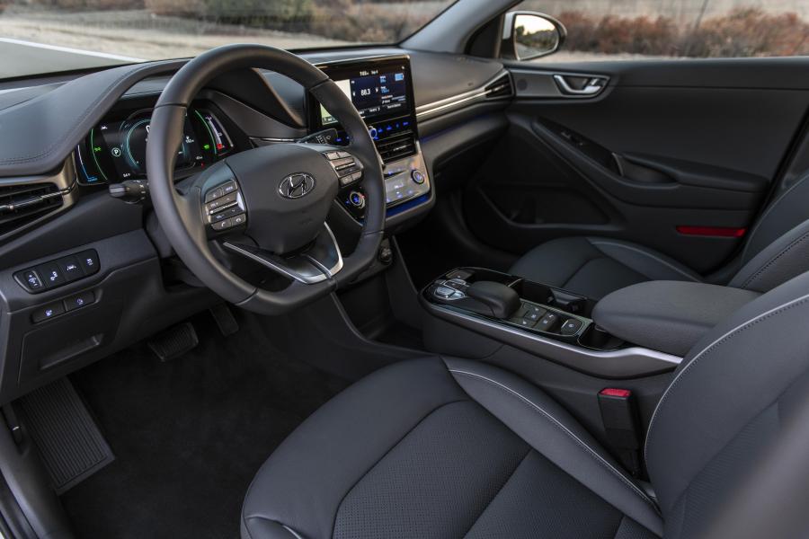 Интерьер Hyundai IONIQ electric (AE) 2019 года  (NA) (фото 23 из 40)